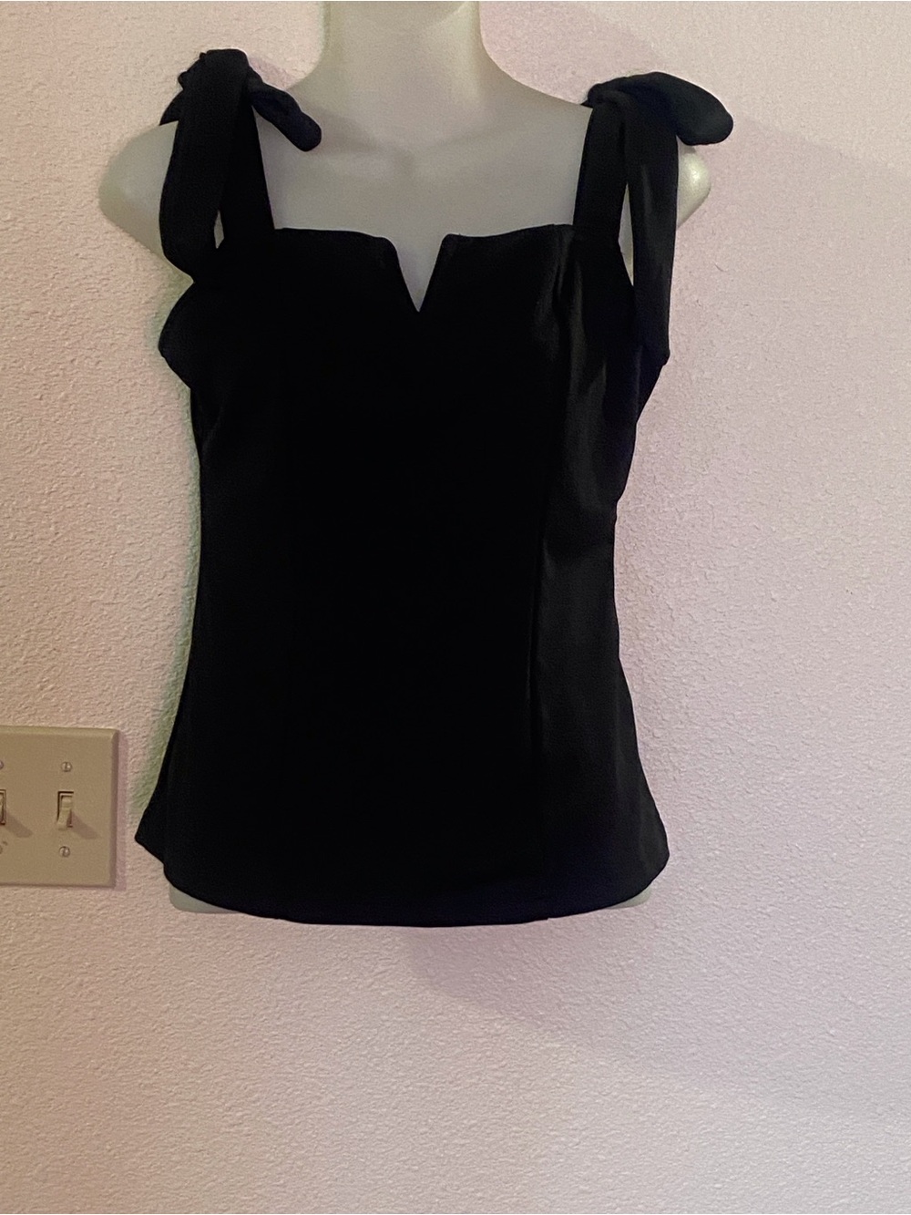 Black Tie-Shoulder Sweetheart Neck Women's Top Size Approximately SM - Picture 2 of 5